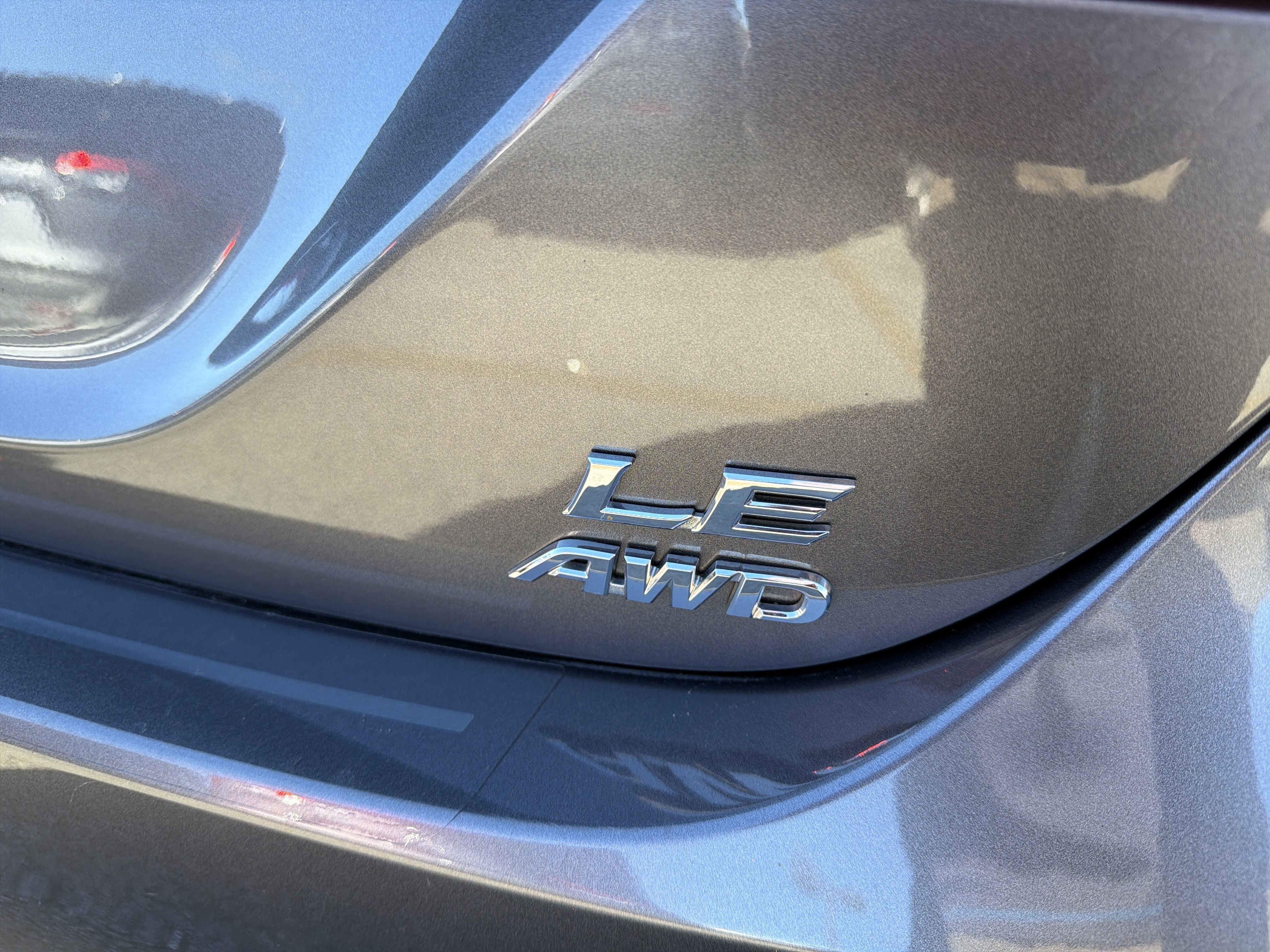 Used 2024 Toyota Camry LE AWD/4WD image 7
