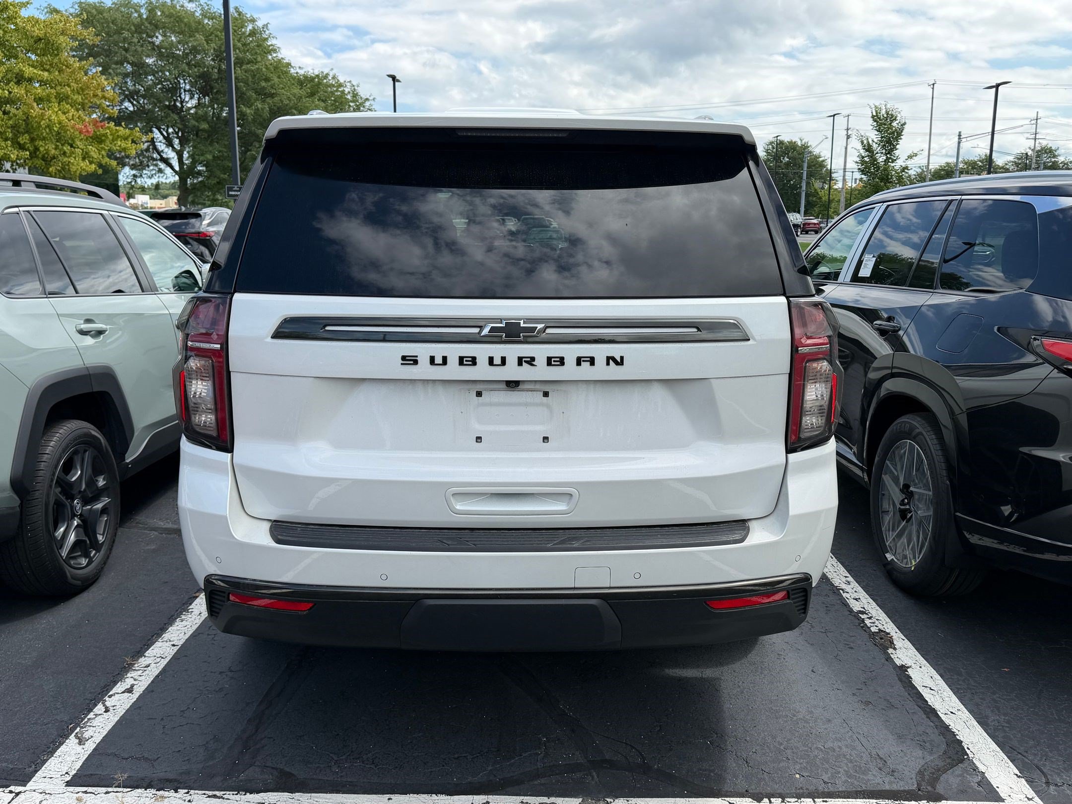Used 2021 Chevrolet Suburban Z71 w/ Z71 Off-Road Package AWD/4WD image 6
