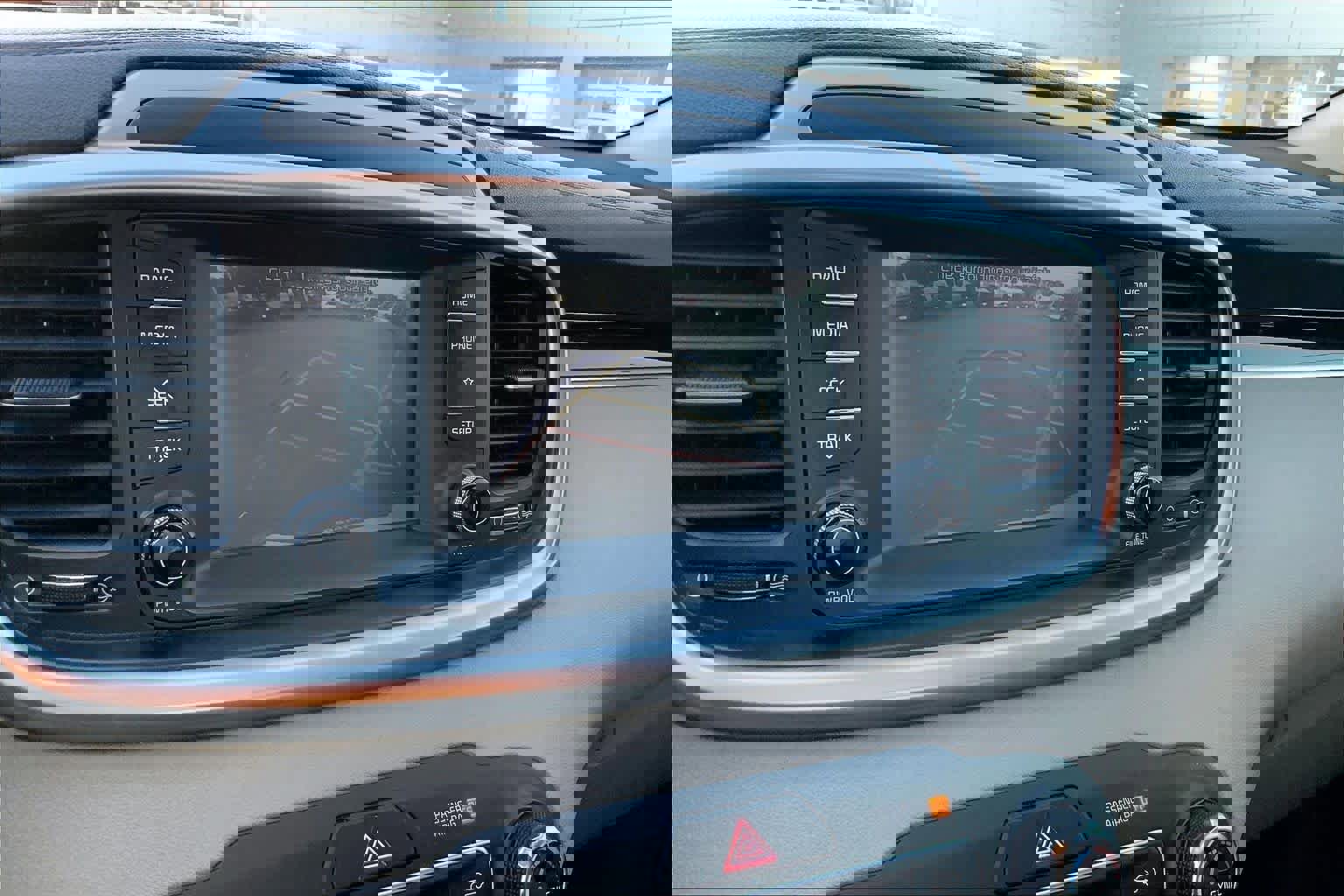 Used 2019 Kia Sorento LX image 28