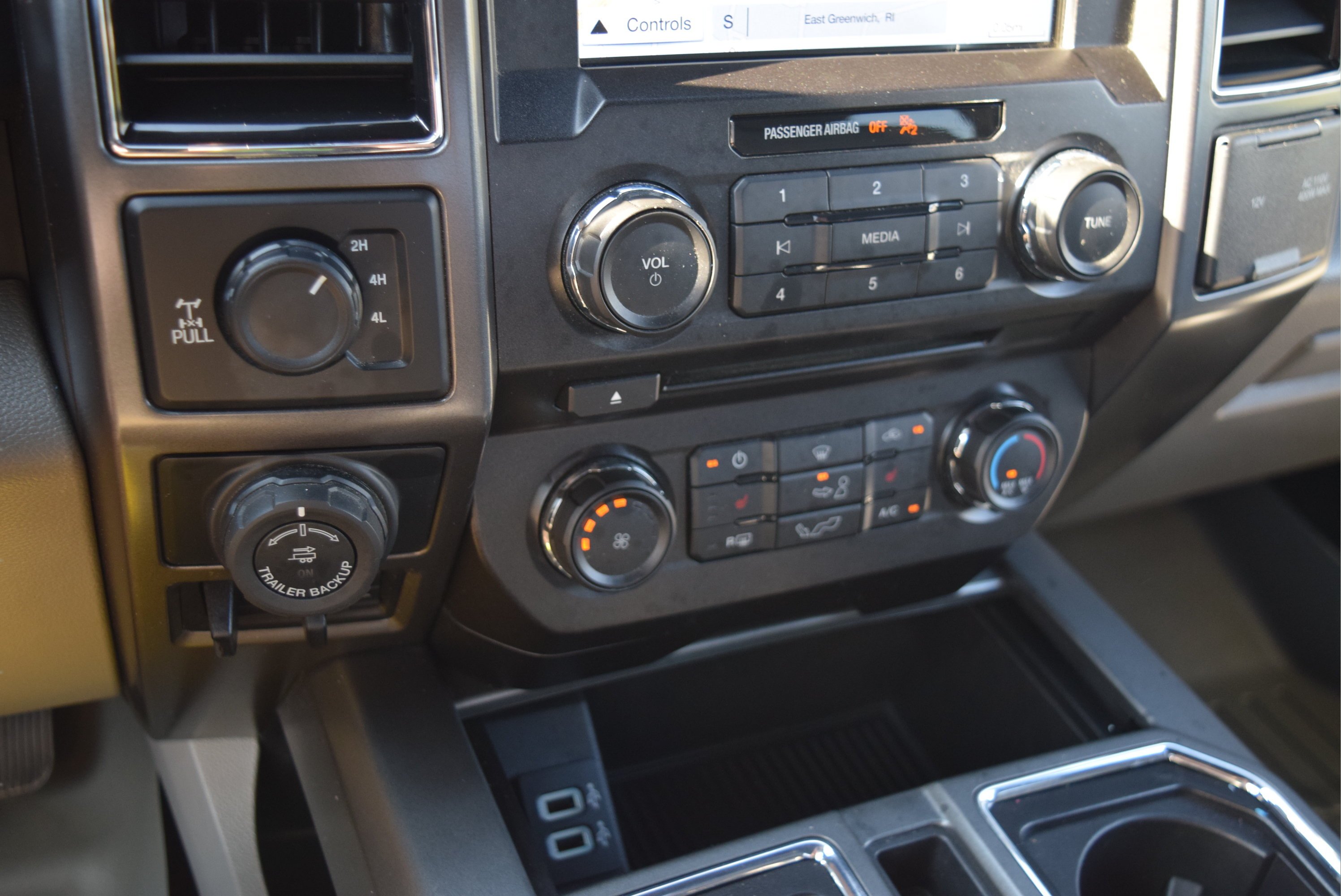 Used 2018 Ford F150 XLT w/ Equipment Group 302A Luxury AWD/4WD image 16