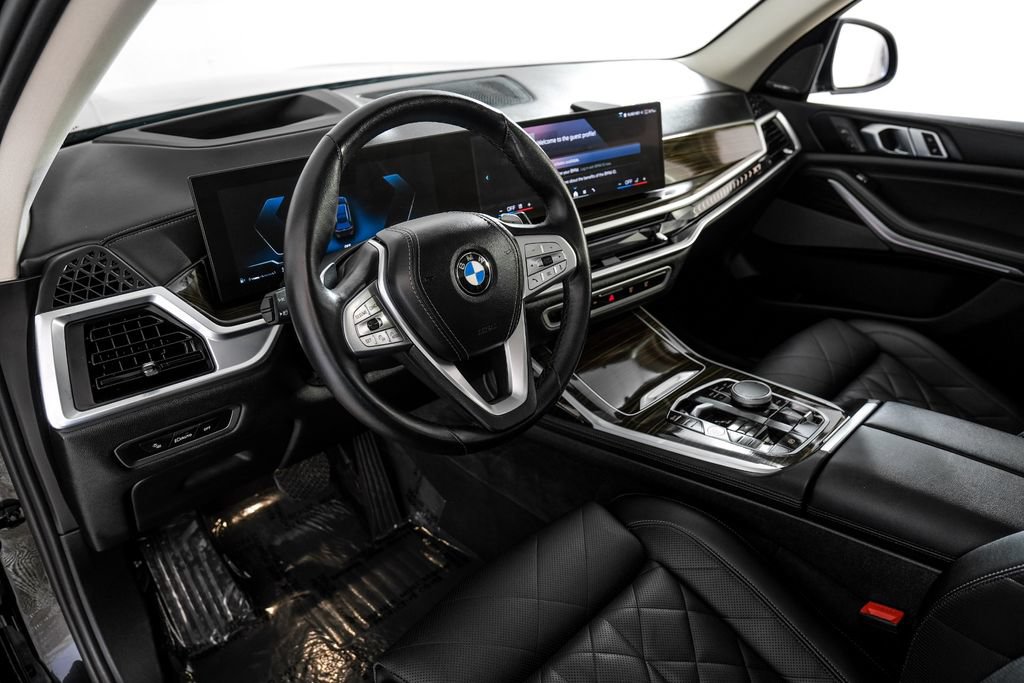 Used 2024 BMW X7 xDrive40i AWD/4WD image 2