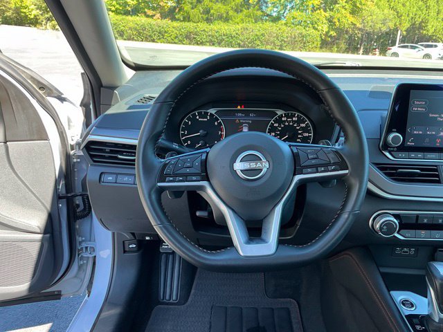 Used 2025 Nissan Altima 2.5 SR FWD image 13