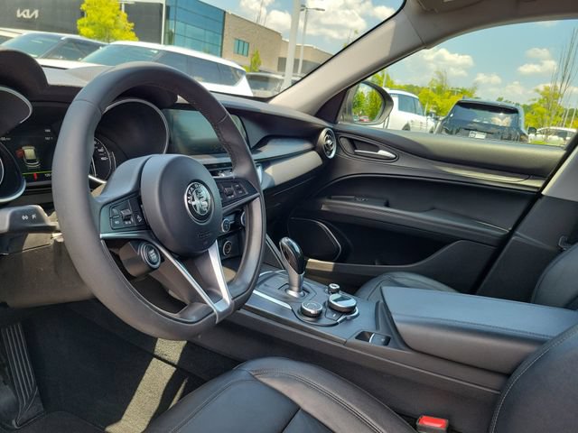 Used 2018 Alfa Romeo Stelvio AWD image 12