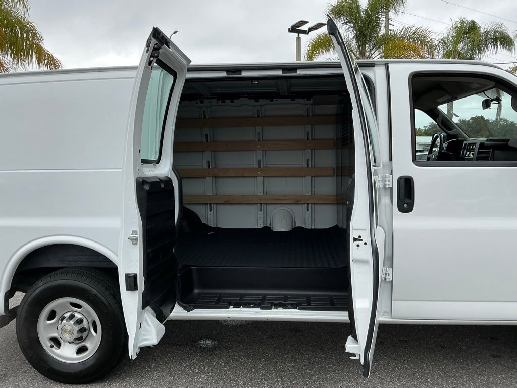 Used 2024 Chevrolet Express 2500 w/ Driver Convenience Package image 18