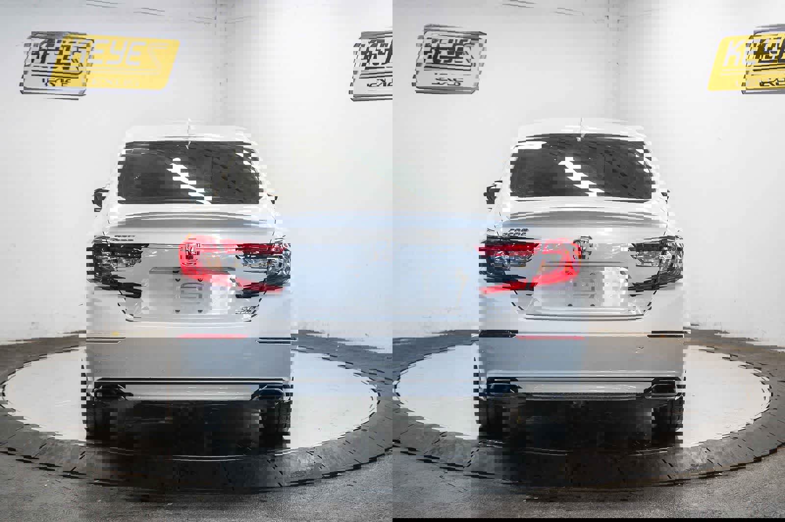 Used 2019 Honda Accord Sport image 3