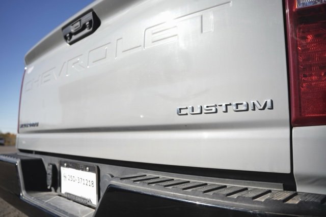 Used 2024 Chevrolet Silverado 2500 Custom w/ Custom Convenience Package image 11