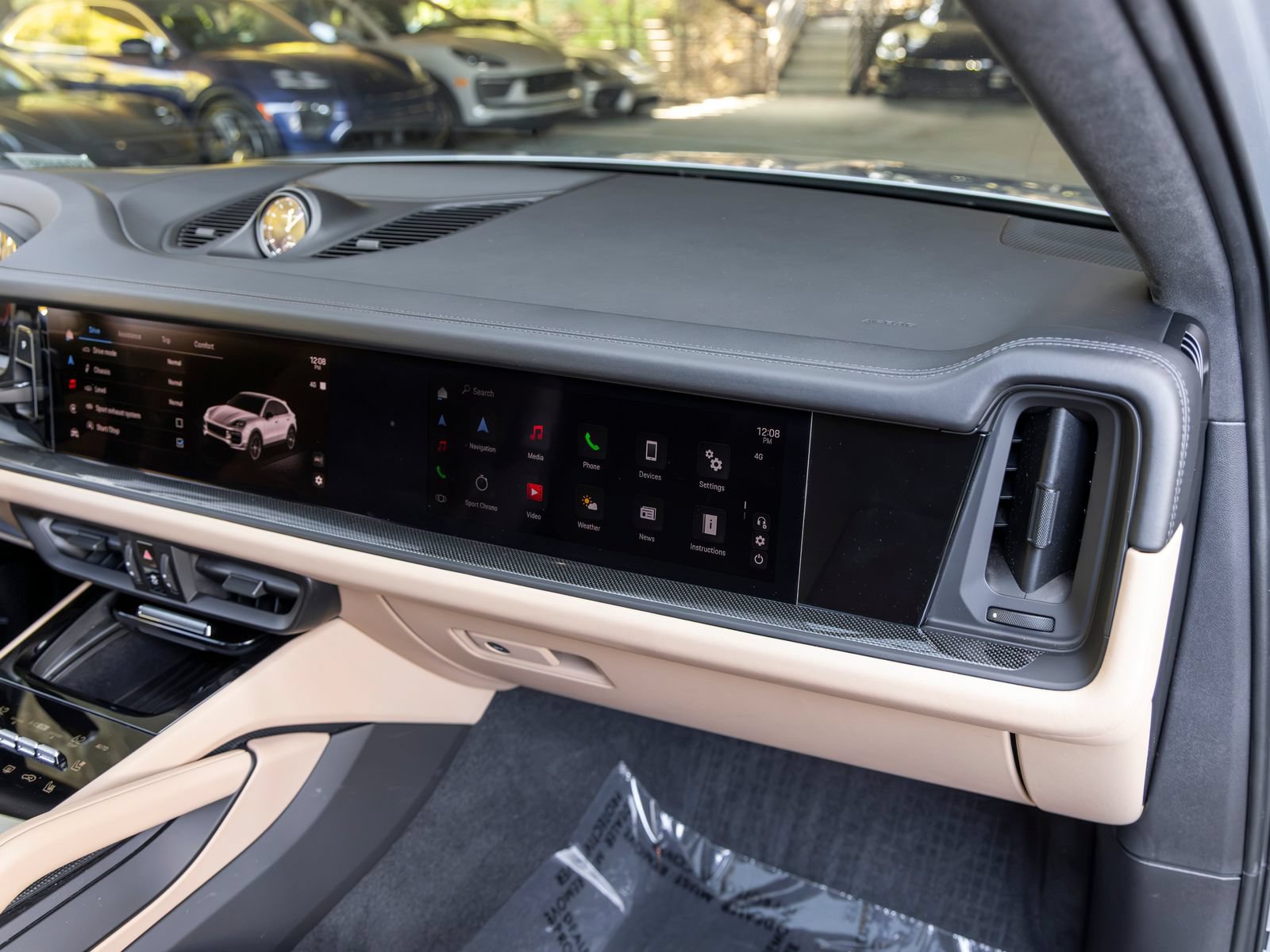 Certified 2025 Porsche Cayenne GTS AWD/4WD image 69