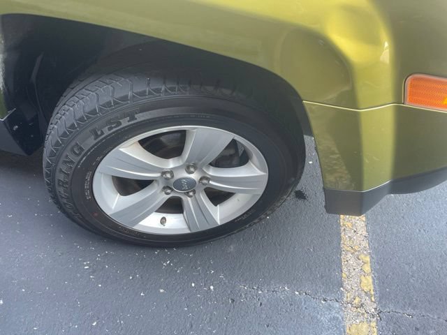 Used 2012 Jeep Patriot Latitude w/ Sun/Sound Group FWD image 16