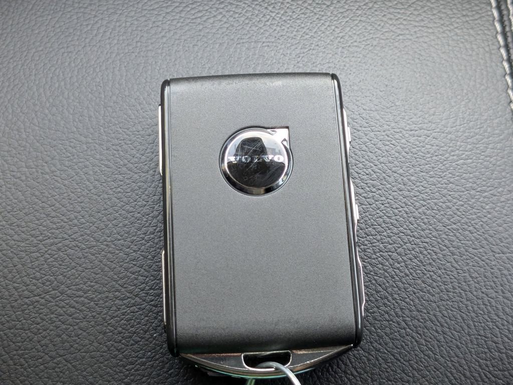 New 2026 Volvo XC40 B4 Plus w/ Protection Package Premier image 32