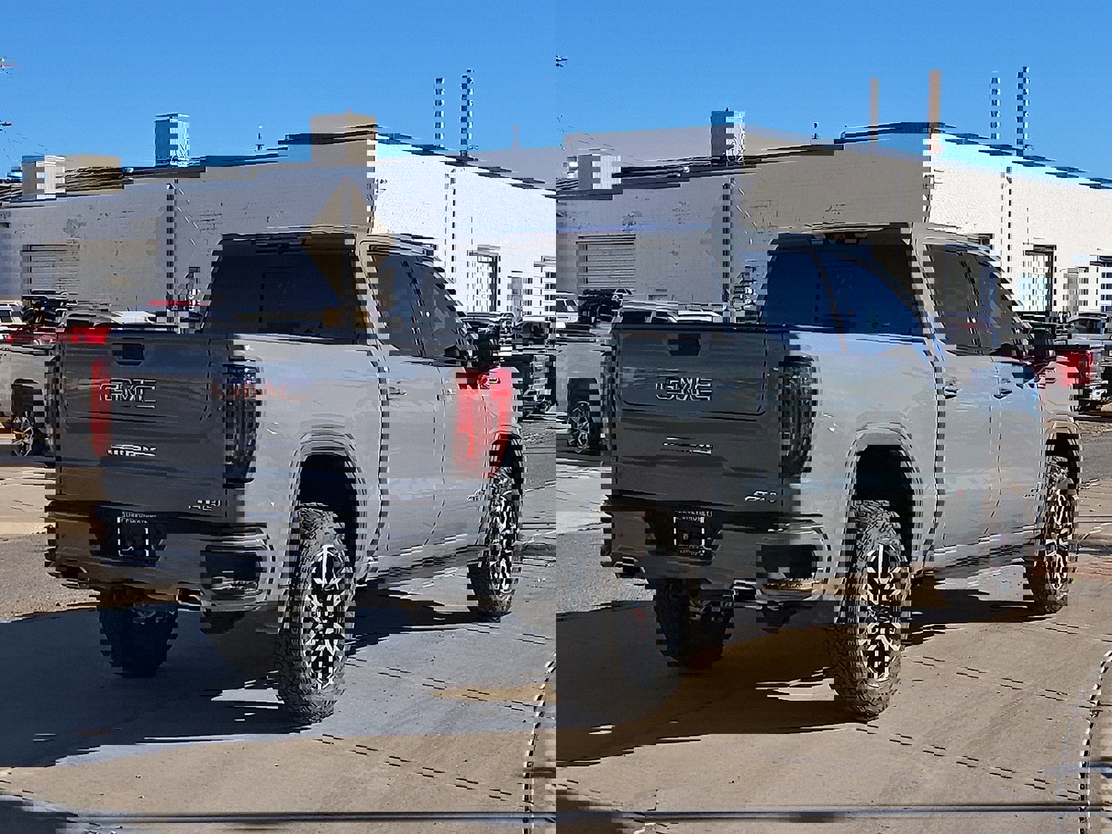 Used 2024 GMC Sierra 1500 AT4 w/ Technology Package image 4