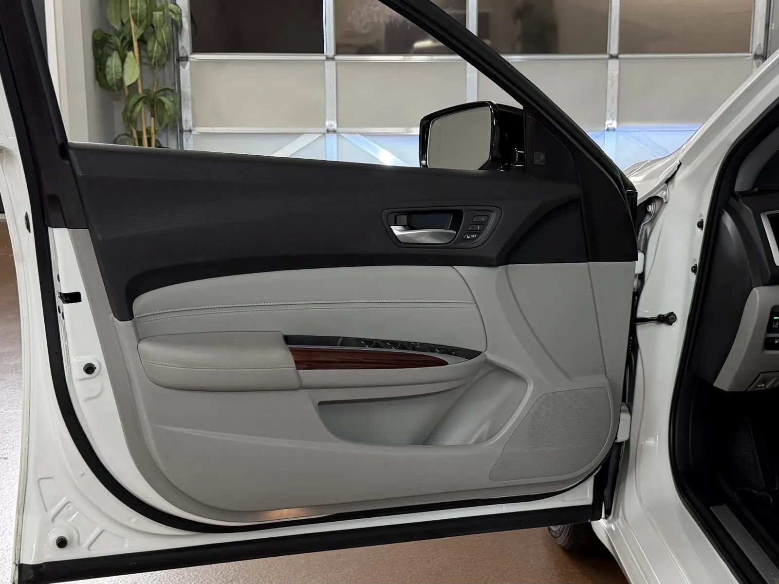 Used 2015 Acura TLX w/ Advance Package FWD image 15