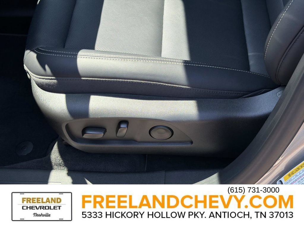 Used 2026 GMC Terrain Elevation w/ Elevation Premium Package FWD image 22