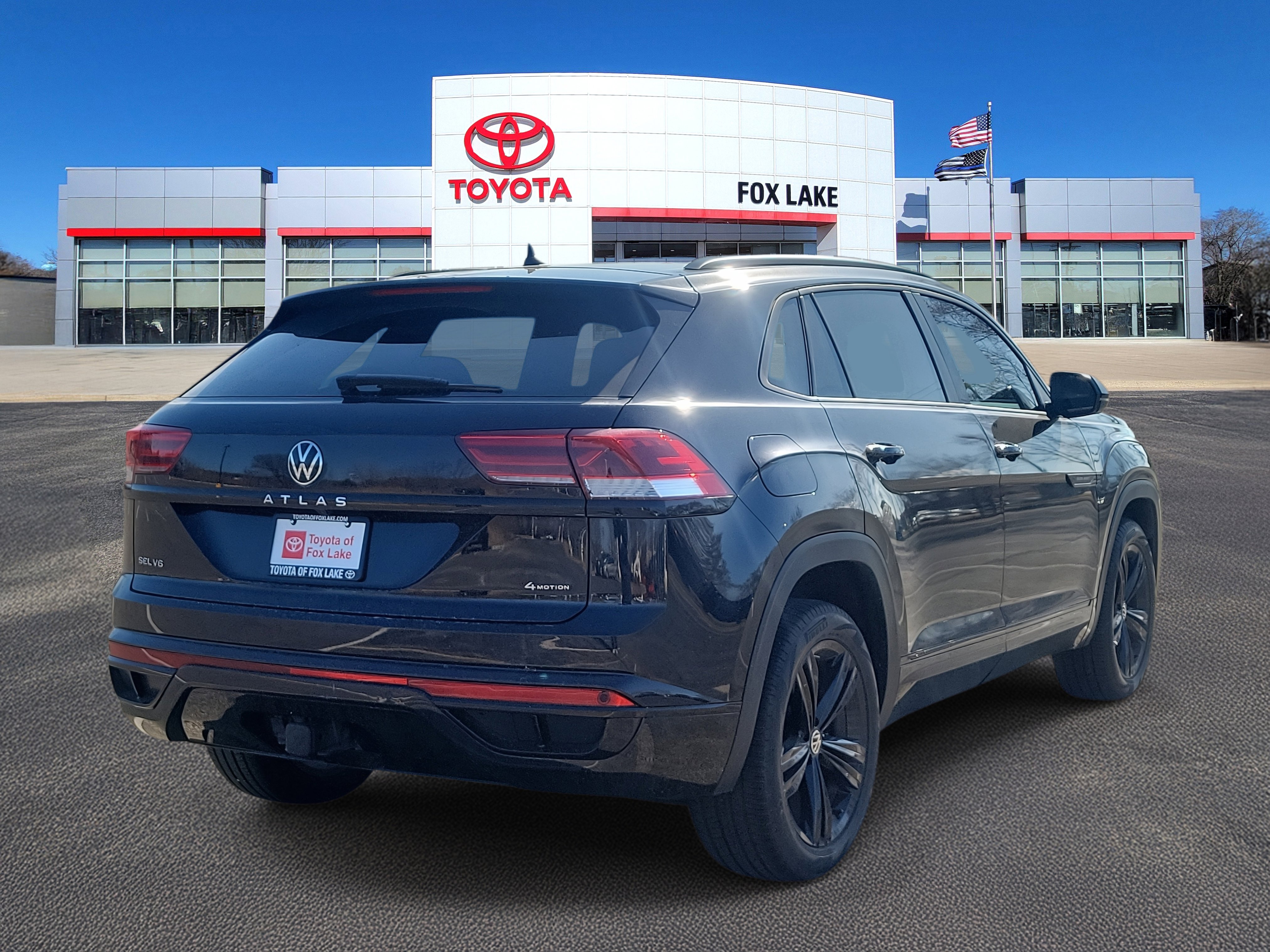 Used 2023 Volkswagen Atlas Cross Sport SEL R-Line image 4