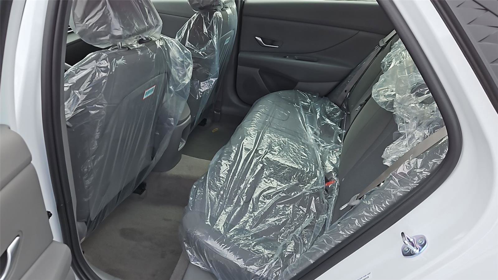 New 2025 Hyundai Elantra SE image 11