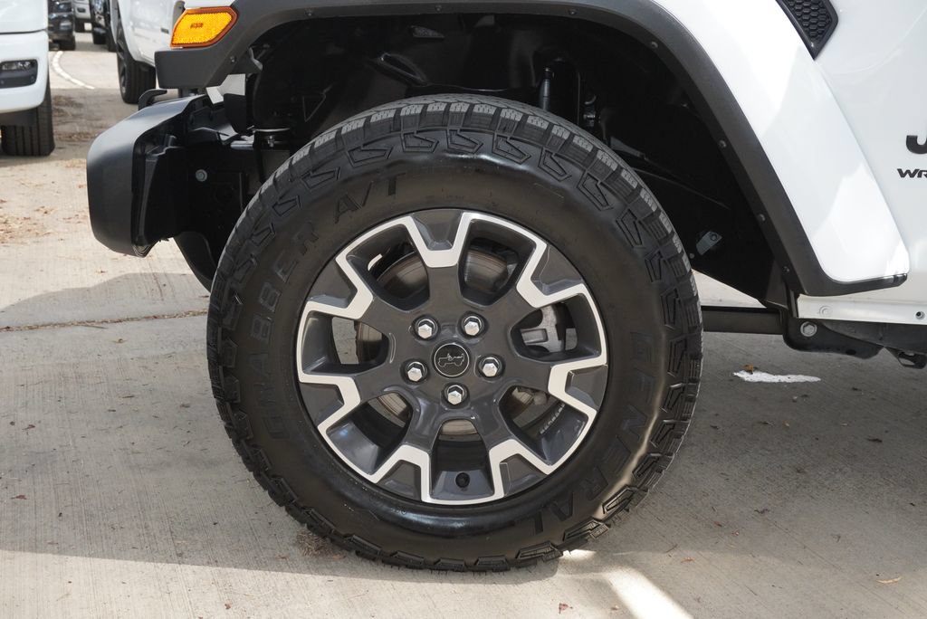 Used 2025 Jeep Wrangler Unlimited Sahara AWD/4WD image 9