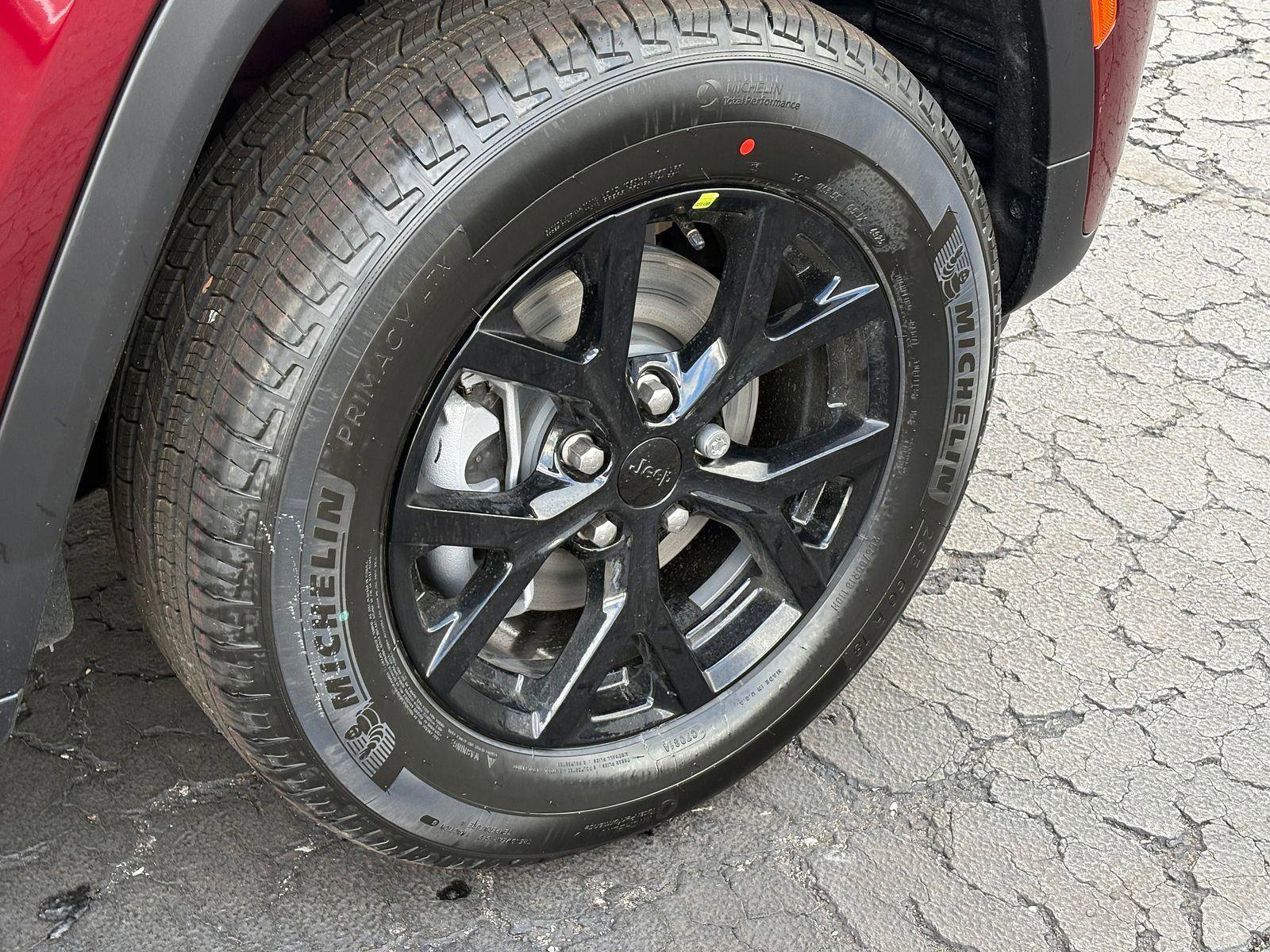 New 2026 Jeep Grand Cherokee 4WD image 9