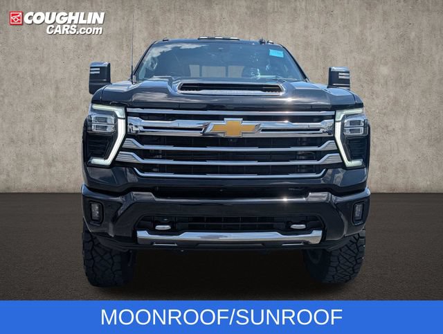Used 2024 Chevrolet Silverado 2500 High Country w/ Technology Package AWD/4WD image 3