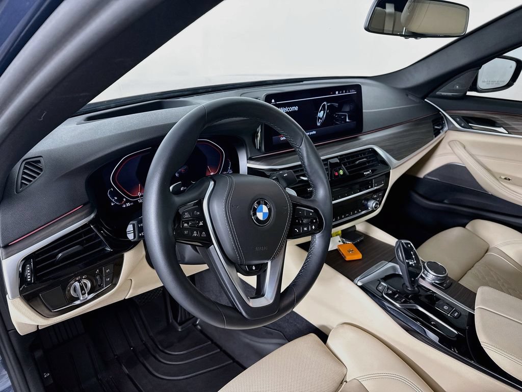 Used 2023 BMW 540i xDrive w/ Premium Package AWD/4WD image 4