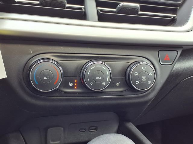 Used 2024 Chevrolet Trax RS w/ Sunroof Package image 11