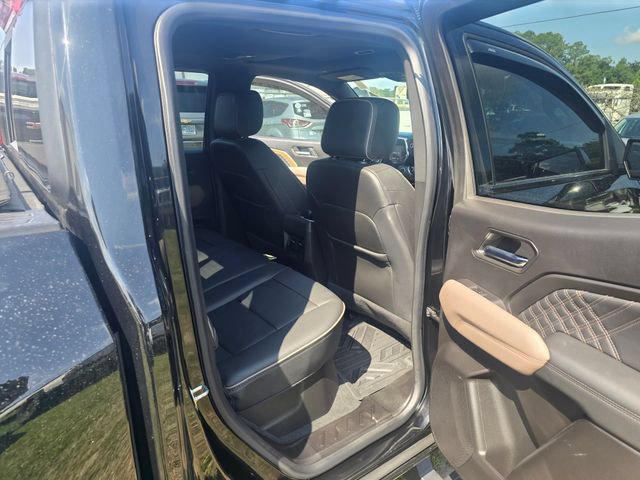 Used 2023 GMC Canyon Denali w/ Denali Black Edition AWD/4WD image 35
