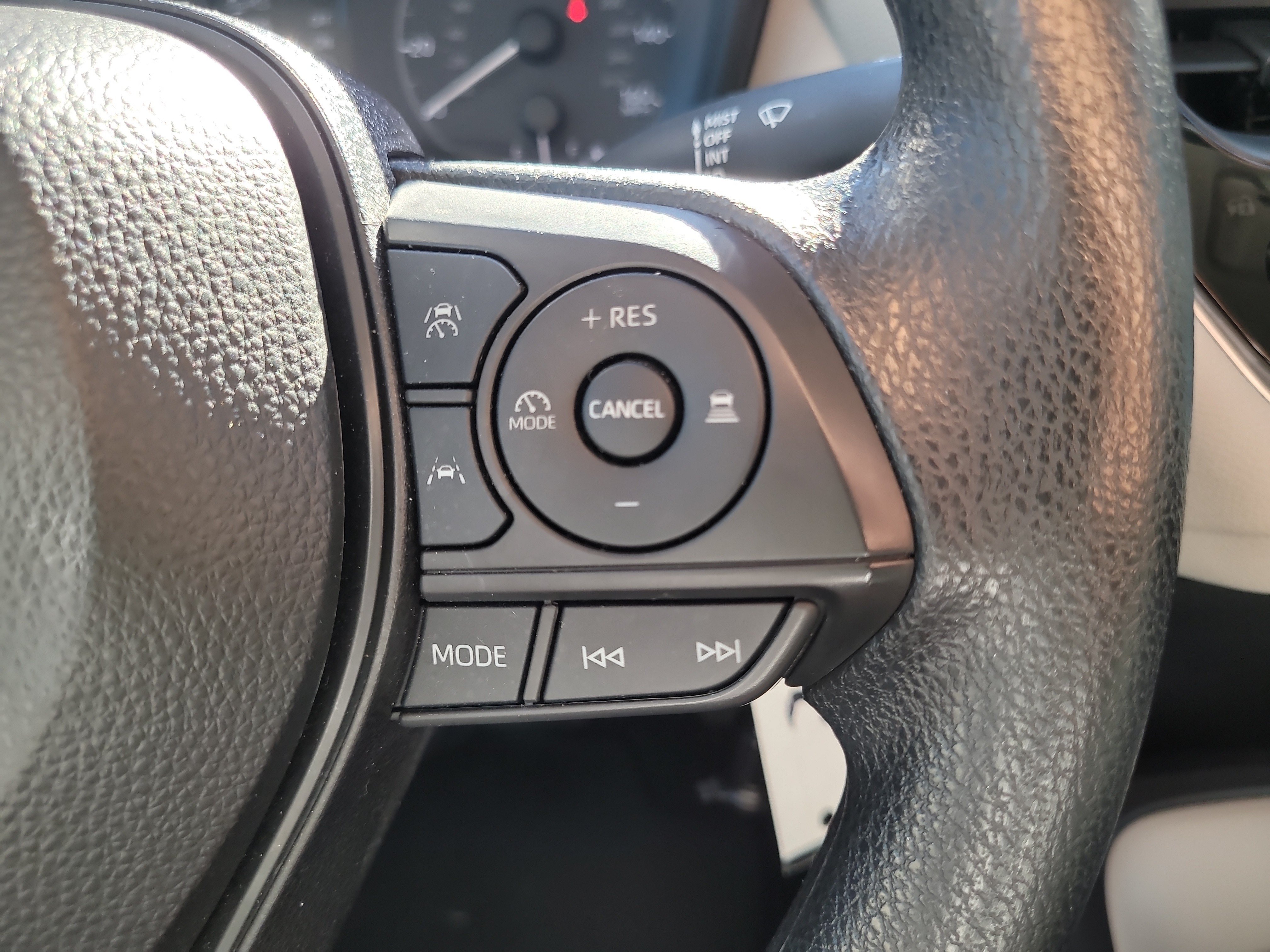 Certified 2025 Toyota Corolla LE FWD image 27