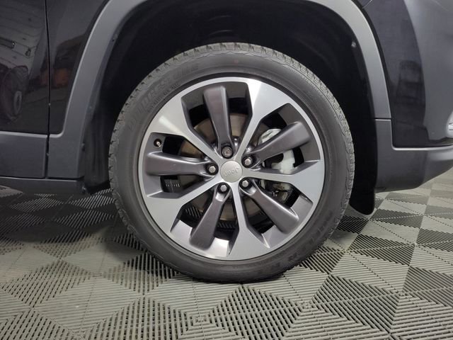 Used 2022 Jeep Cherokee Limited w/ Elite Package AWD/4WD image 11