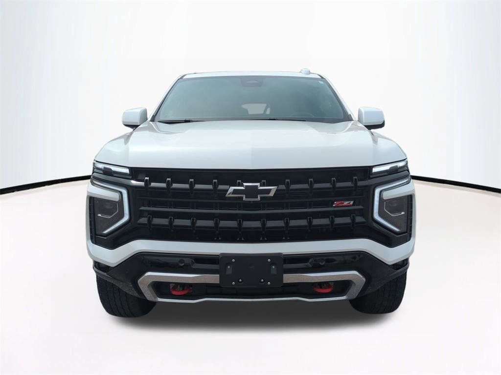 Used 2025 Chevrolet Suburban Z71 AWD/4WD image 3