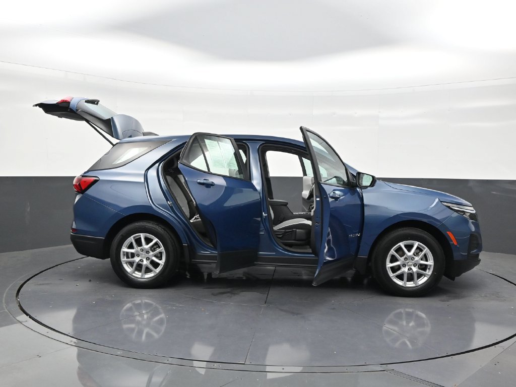 Used 2024 Chevrolet Equinox LS FWD image 26