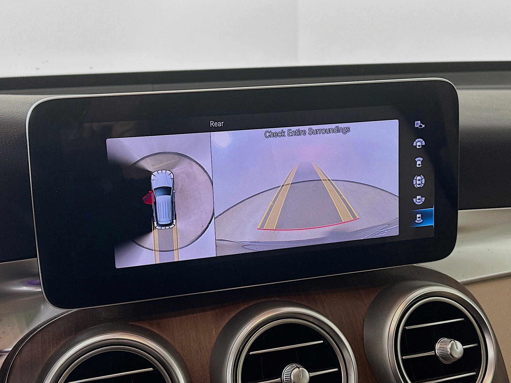 Used 2022 Mercedes-Benz GLC 300 4MATIC image 22