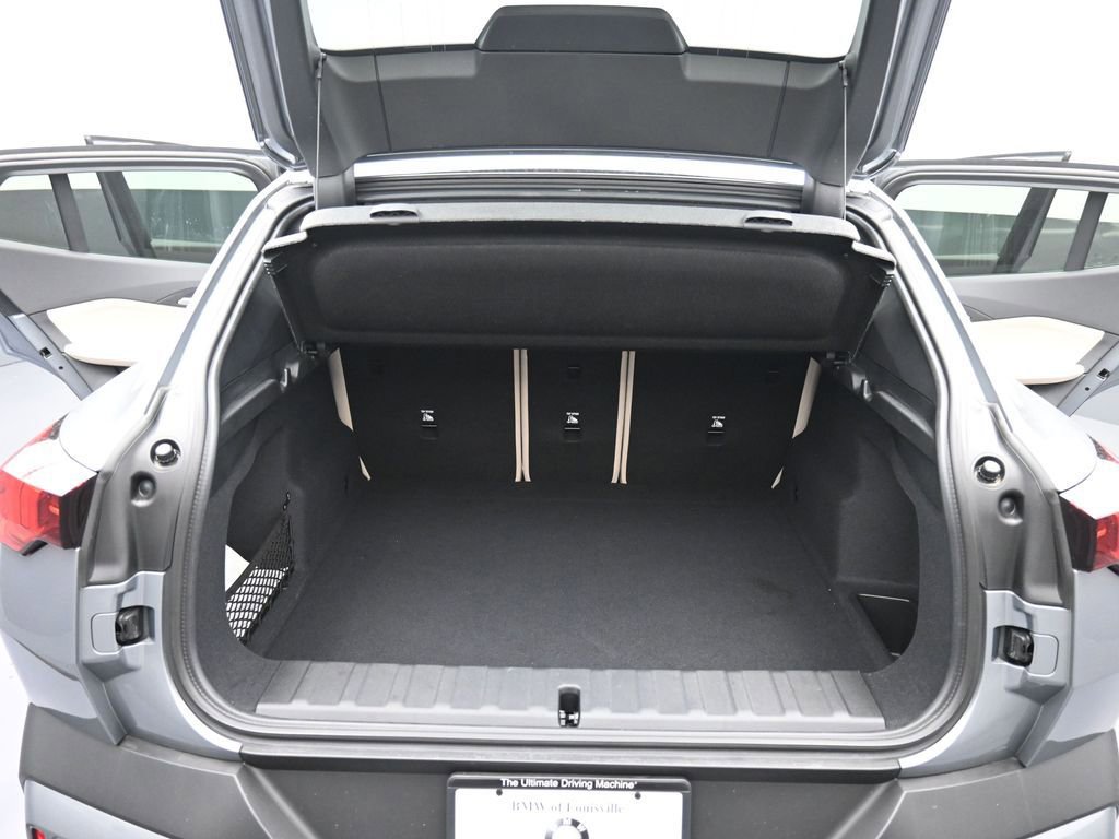 Used 2025 BMW X2 xDrive28i w/ Premium Package image 16
