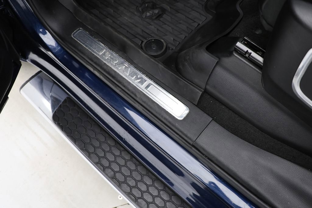 Used 2022 RAM 1500 Laramie AWD/4WD image 22