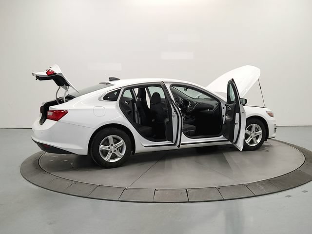 Used 2024 Chevrolet Malibu LS w/ Driver Confidence Package FWD image 16