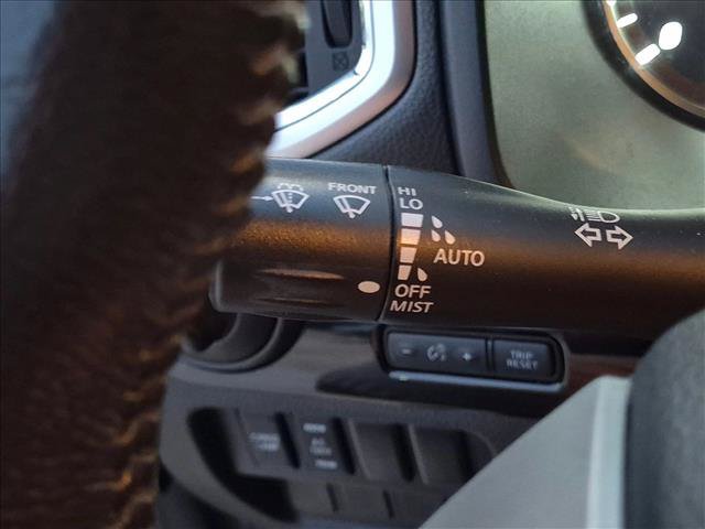 Used 2020 Nissan Titan SV w/ SV Convenience Package AWD/4WD image 16