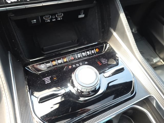 Used 2025 Jeep Grand Wagoneer L Series II Obsidian w/ Quick Order Packagew 28T AWD/4WD image 32