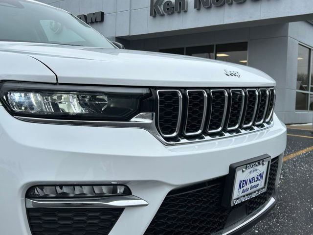 Used 2023 Jeep Grand Cherokee Limited w/ Luxury Tech Group II image 4