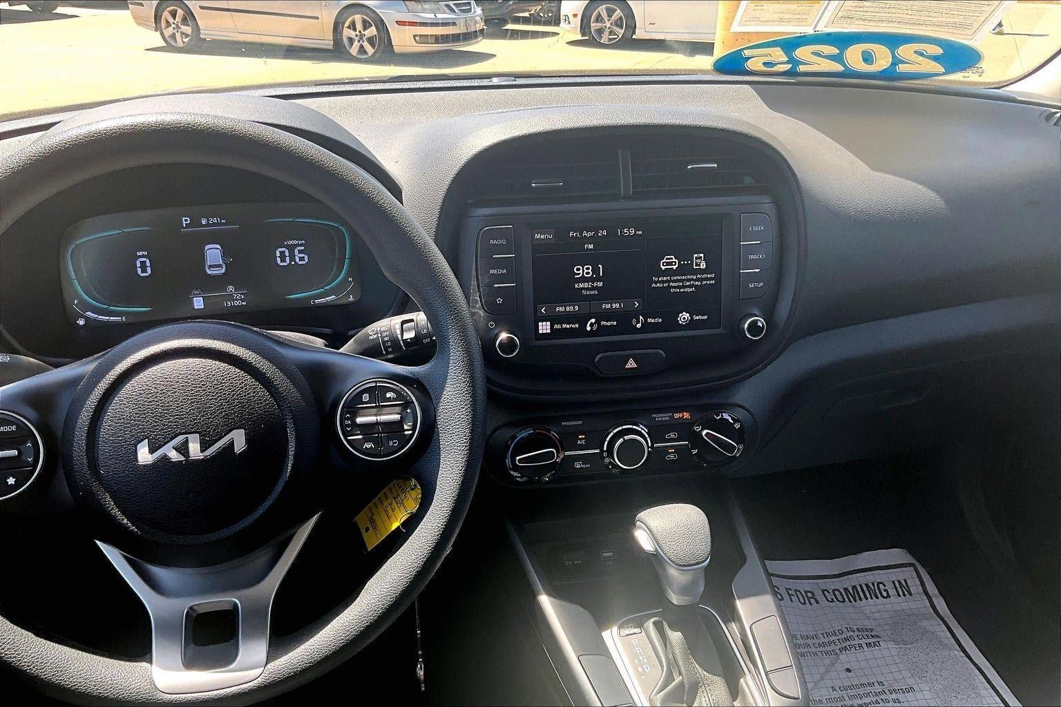 Used 2025 Kia Soul LX FWD image 9