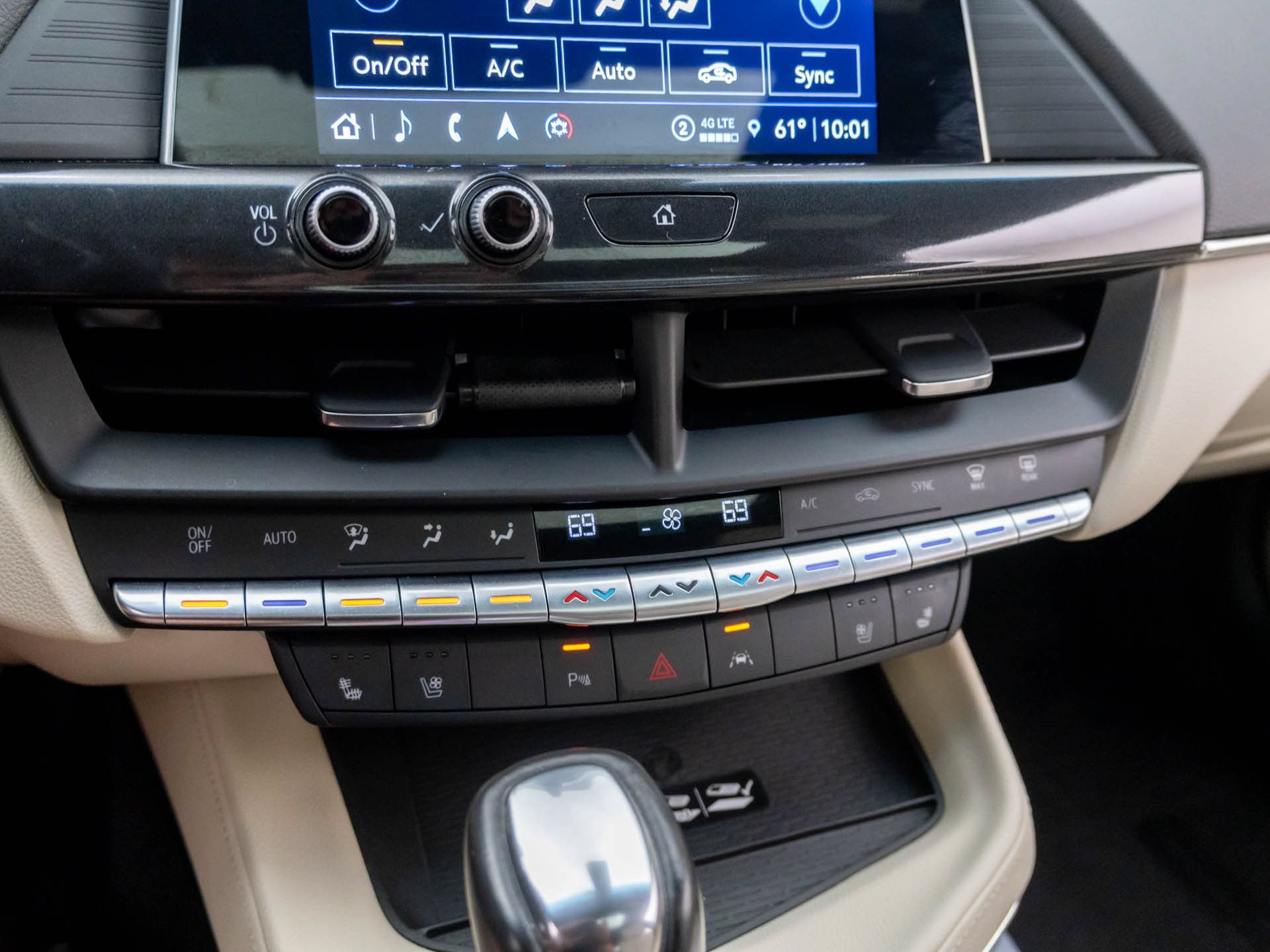 Certified 2023 Cadillac CT4 Premium Luxury AWD/4WD image 30