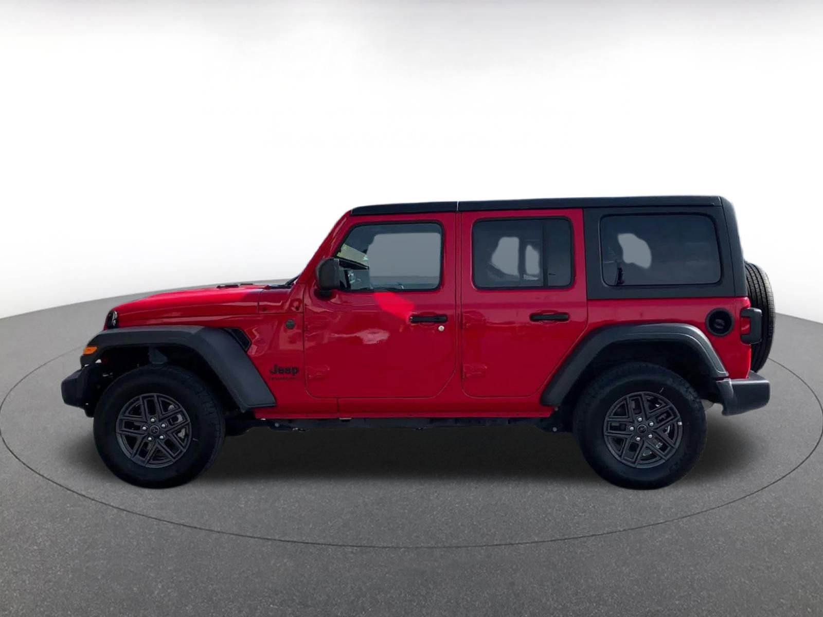 Used 2025 Jeep Wrangler Sport S image 9