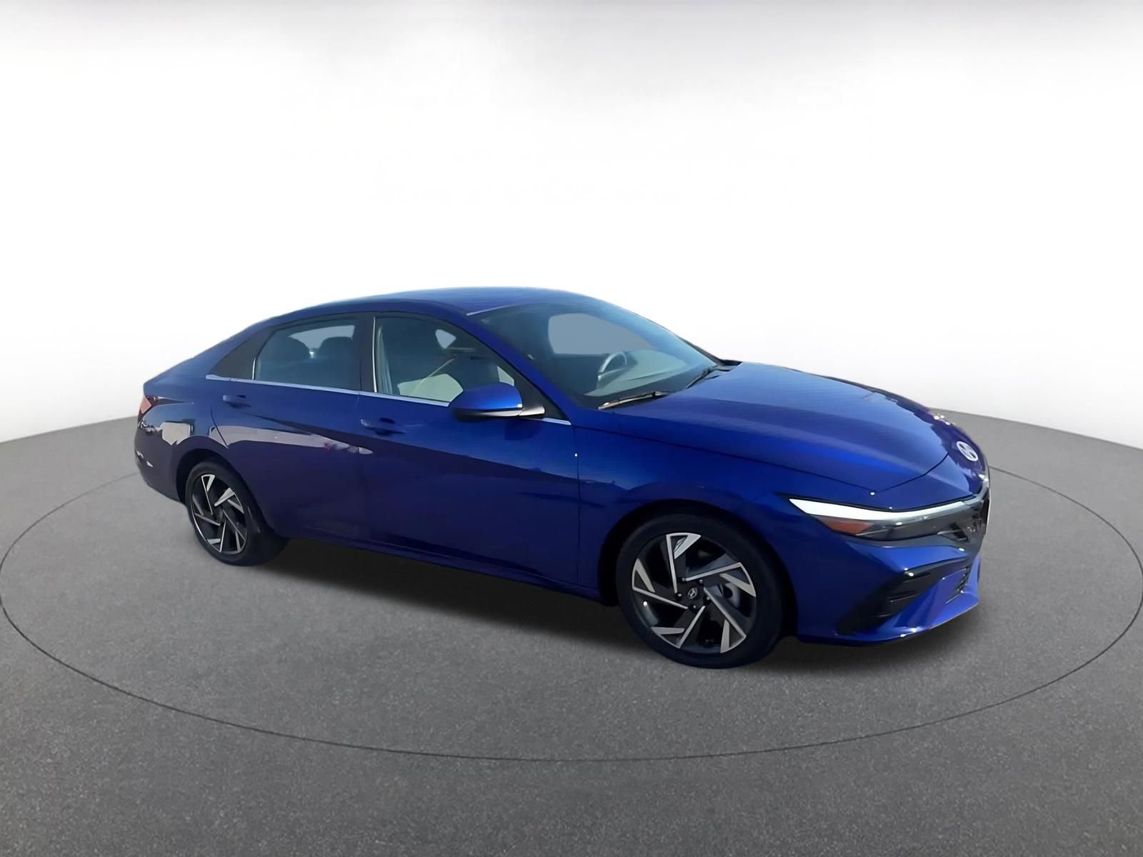 Used 2025 Hyundai Elantra SEL video 2