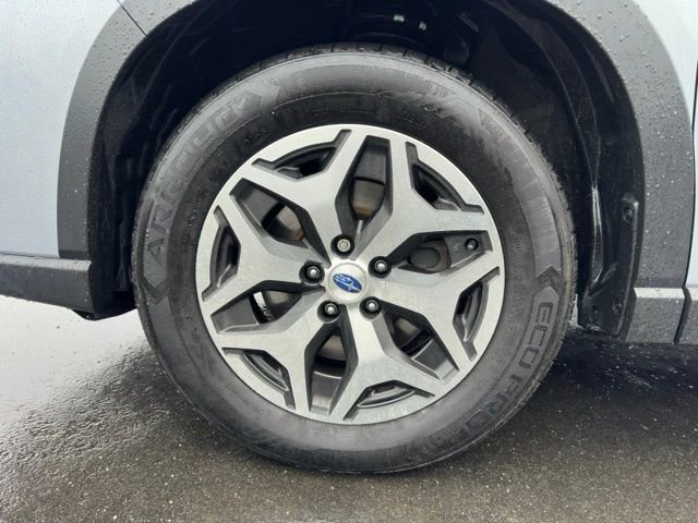 Used 2023 Subaru Forester Premium image 30