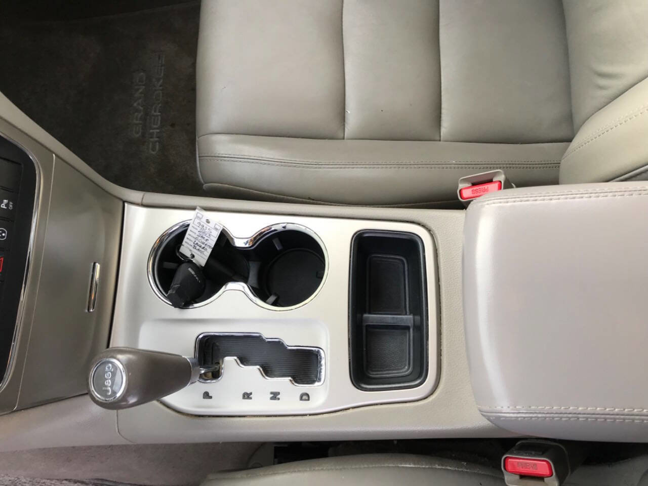 Used 2013 Jeep Grand Cherokee Laredo image 38