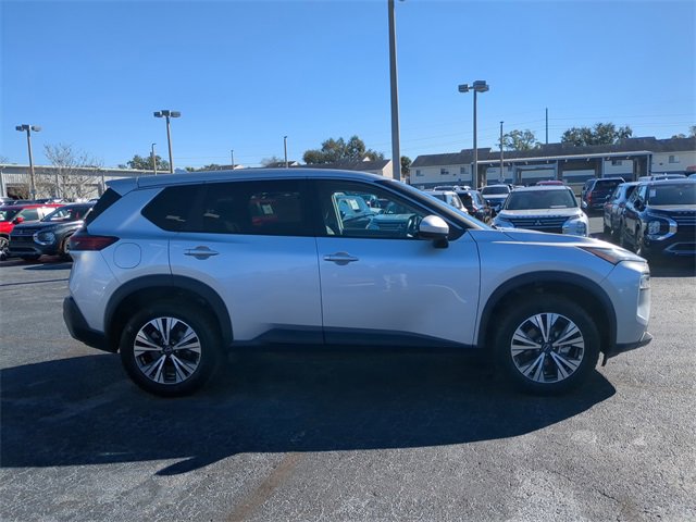 Used 2023 Nissan Rogue SV image 5