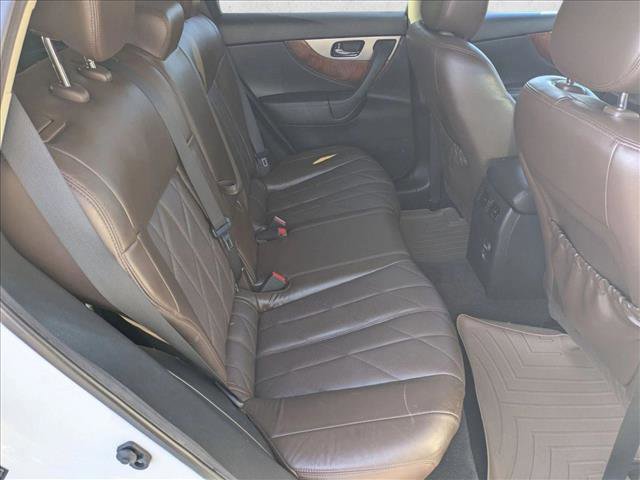Used 2016 INFINITI QX70 AWD w/ Premium Package image 21