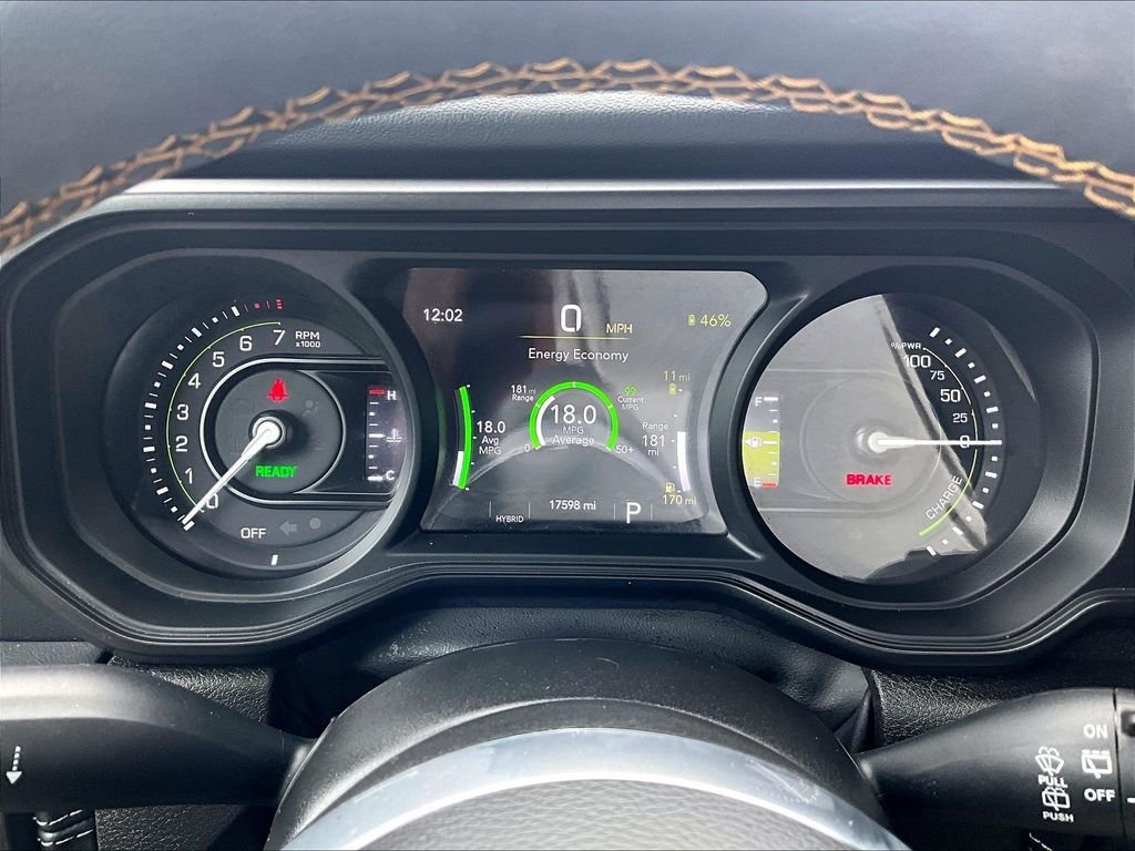 Used 2024 Jeep Wrangler Unlimited Sahara w/ Technology Group AWD/4WD image 25