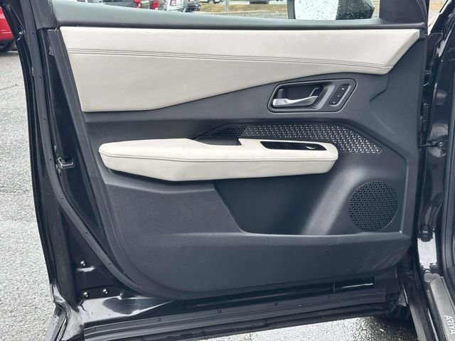 Used 2023 Nissan Ariya FWD image 13