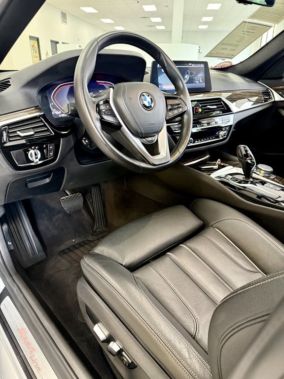 Used 2020 BMW 530i w/ Convenience Package RWD image 13