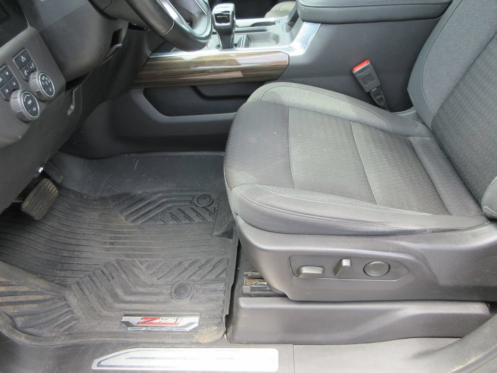 Certified 2024 Chevrolet Silverado 1500 LT Trail Boss w/ LPO, Dark Essentials Package AWD/4WD image 26