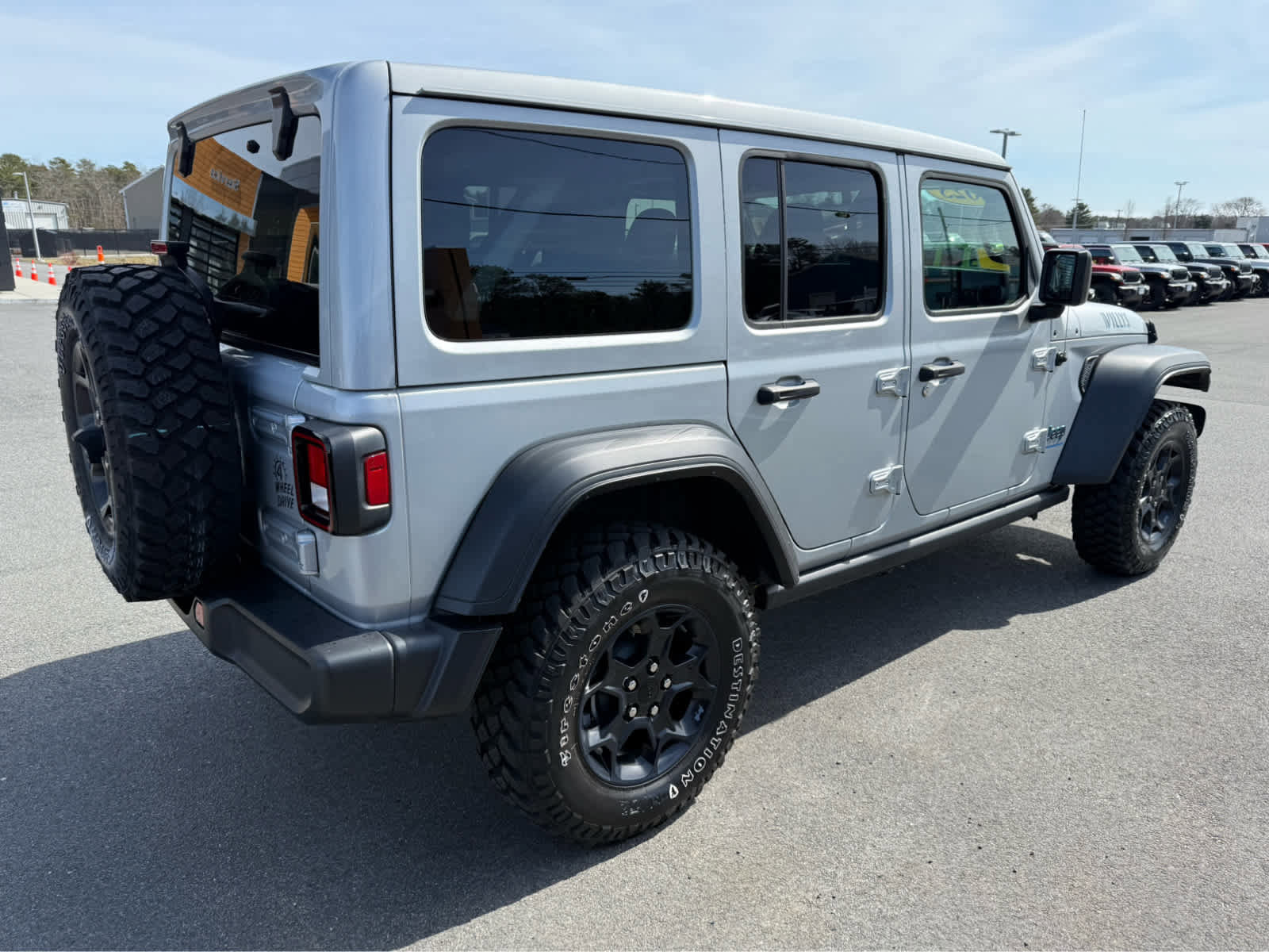 Used 2023 Jeep Wrangler Unlimited w/ Sun & Screen Package image 14