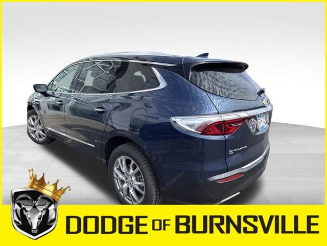 Used 2023 Buick Enclave Essence w/ Experience Buick Package AWD/4WD image 8