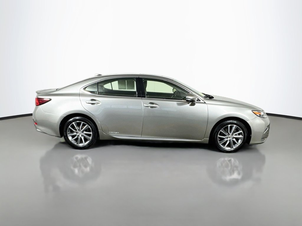 Used 2016 Lexus ES 300h FWD image 9